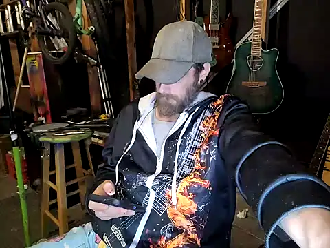 Snapshot of thejuicybacon chatting on 10/08/25, 05:16 thejuicybacon online show from 10/08/25, 05:16