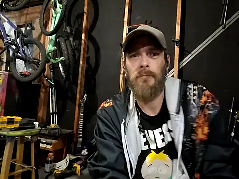 Snapshot of thejuicybacon chatting on 10/15/25, 06:02 thejuicybacon online show from 10/15/25, 06:02