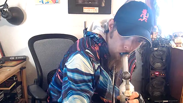 Snapshot of thejuicybacon chatting on 10/22/25, 05:45 thejuicybacon online show from 10/22/25, 05:45