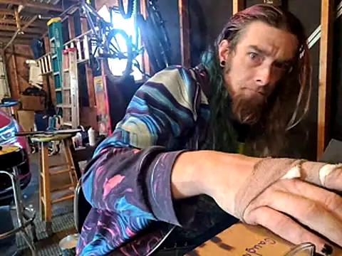 Snapshot of thejuicybacon chatting on 10/23/25, 07:23 thejuicybacon online show from 10/23/25, 07:23