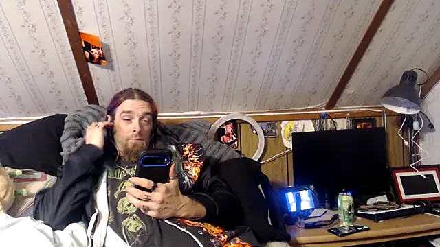 Snapshot of thejuicybacon chatting on 10/29/25, 09:33 thejuicybacon online show from 10/29/25, 09:33