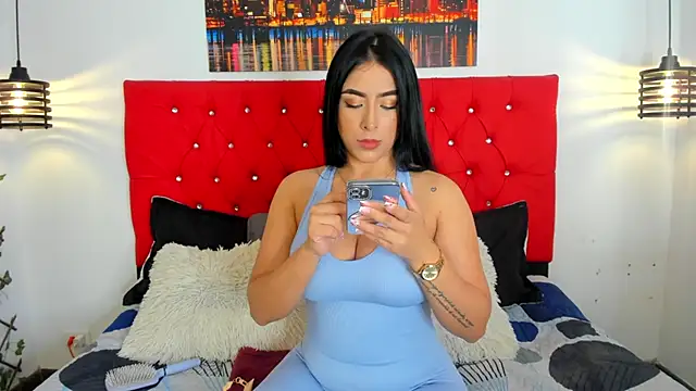 Snapshot of Sofy_muller_ chatting on 11/25/25, 05:07 Sofy muller online show from 11/25/25, 05:07