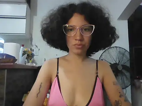 Snapshot of loliporomero chatting on 10/04/25, 07:56 loliporomero online show from 10/04/25, 07:56