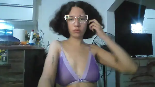 Snapshot of loliporomero chatting on 10/19/25, 01:50 loliporomero online show from 10/19/25, 01:50