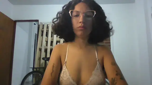 loliporomero online show from 12/17/25, 01:00