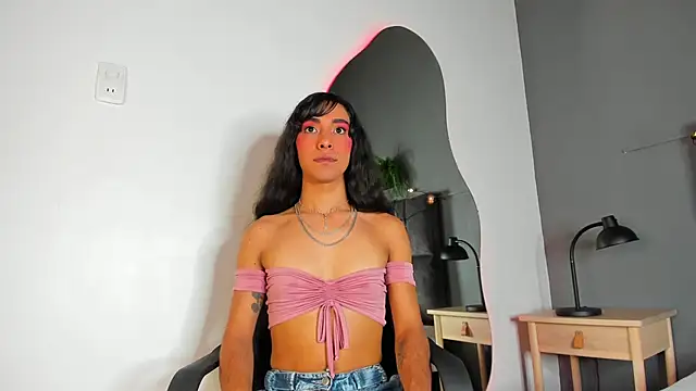 TiffValentinee  online show from 11/02/25, 12:18