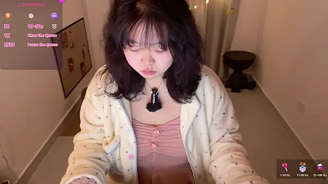 Kittenfishing online show from 11/28/25, 04:31