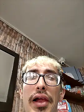 Snapshot of moorejhosua chatting on 09/23/25, 10:13 moorejhosua online show from 09/23/25, 10:13