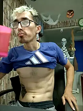 Snapshot of moorejhosua chatting on 10/20/25, 10:32 moorejhosua online show from 10/20/25, 10:32