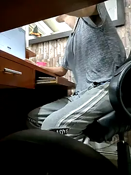 Snapshot of moorejhosua chatting on 10/30/25, 08:31 moorejhosua online show from 10/30/25, 08:31