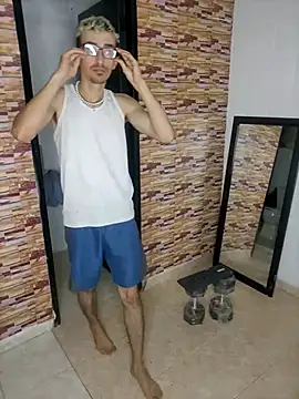 Snapshot of moorejhosua chatting on 11/04/25, 12:26 moorejhosua online show from 11/04/25, 12:26