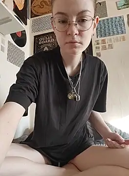 Snapshot of _arigins_ chatting on 10/08/25, 08:23  arigins  online show from 10/08/25, 08:23