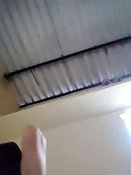 Snapshot of La_Cosita_69 chatting on 10/16/25, 12:17 La Cosita 69 online show from 10/16/25, 12:17