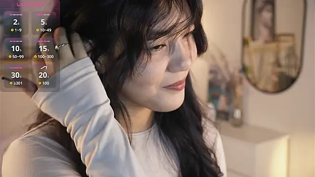 Snapshot of MoiraEger chatting on 09/17/25, 04:08 MoiraEger online show from 09/17/25, 04:08