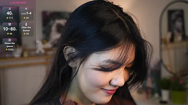 Snapshot of MoiraEger chatting on 09/26/25, 05:06 MoiraEger online show from 09/26/25, 05:06