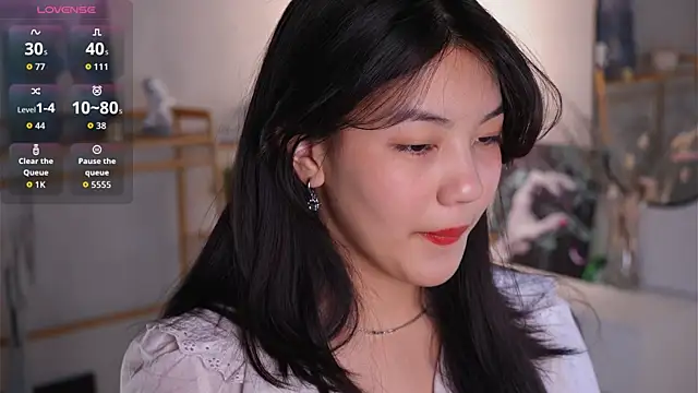 Snapshot of MoiraEger chatting on 10/24/25, 05:53 MoiraEger online show from 10/24/25, 05:53