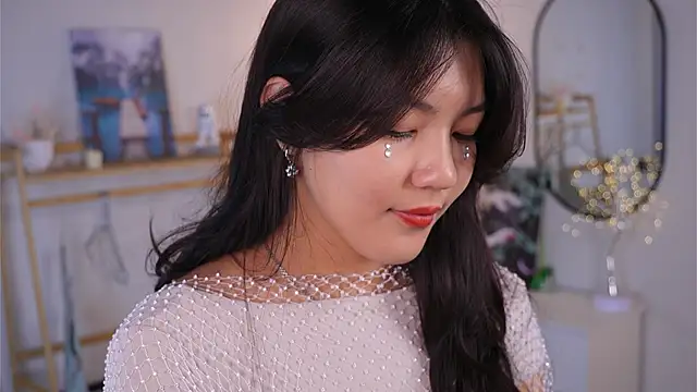 Snapshot of MoiraEger chatting on 10/26/25, 05:08 MoiraEger online show from 10/26/25, 05:08