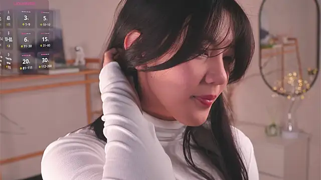 Snapshot of MoiraEger chatting on 11/11/25, 04:40 MoiraEger online show from 11/11/25, 04:40