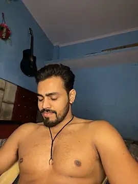 Snapshot of fireboyyyyy chatting on 11/23/25, 12:32 fireboyyyyy online show from 11/23/25, 12:32