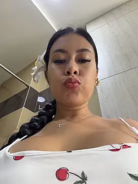 CrisMarulanda online show from 07/24/26, 04:27