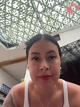 CrisMarulanda online show from 07/28/26, 06:42