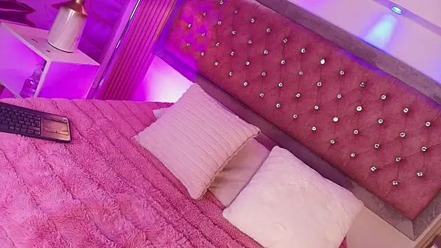 MylaDreams online show from 07/28/26, 03:24