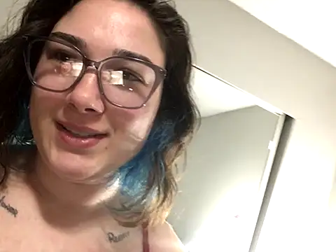 Snapshot of paigeycakes chatting on 10/14/25, 12:50 paigeycakes online show from 10/14/25, 12:50