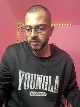 Snapshot of magnumchris chatting on 04/15/26, 11:49 magnumchris online show from 04/15/26, 11:49