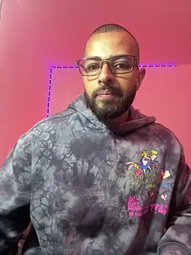 Snapshot of magnumchris chatting on 05/12/26, 11:51 magnumchris online show from 05/12/26, 11:51
