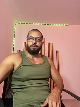 magnumchris online show from 07/14/26, 07:52