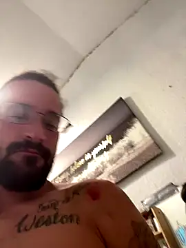 Snapshot of Lilbig_24 chatting on 10/13/25, 05:29 Lilbig 24 online show from 10/13/25, 05:29