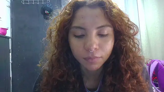 Snapshot of VioletV chatting on 07/16/26, 02:06 VioletV online show from 07/16/26, 02:06