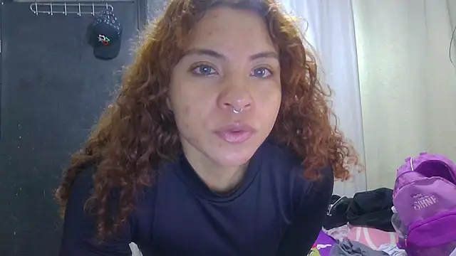 Snapshot of VioletV chatting on 07/22/26, 01:19 VioletV online show from 07/22/26, 01:19