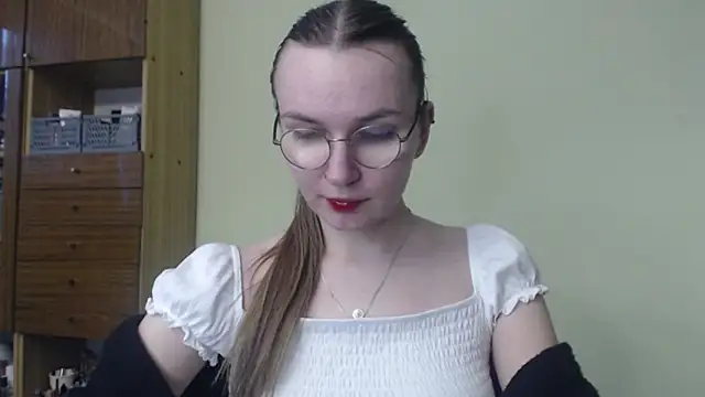 LooveELLYx online show from 12/20/24, 02:38