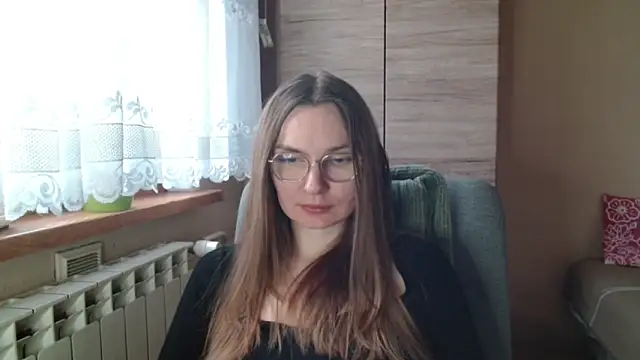 Snapshot of LooveELLYx chatting on 11/25/25, 07:30 LooveELLYx online show from 11/25/25, 07:30