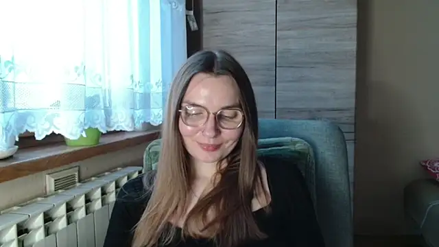 Snapshot of LooveELLYx chatting on 11/26/25, 02:29 LooveELLYx online show from 11/26/25, 02:29