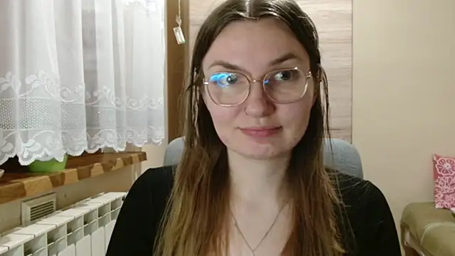 Snapshot of LooveELLYx chatting on 12/17/25, 09:54 LooveELLYx online show from 12/17/25, 09:54