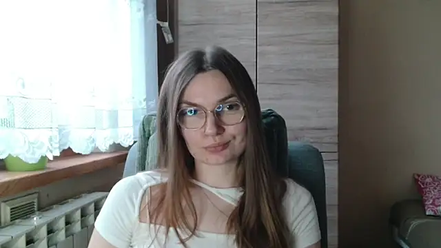 Snapshot of LooveELLYx chatting on 12/20/25, 07:37 LooveELLYx online show from 12/20/25, 07:37