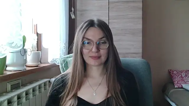Snapshot of LooveELLYx chatting on 12/22/25, 07:38 LooveELLYx online show from 12/22/25, 07:38