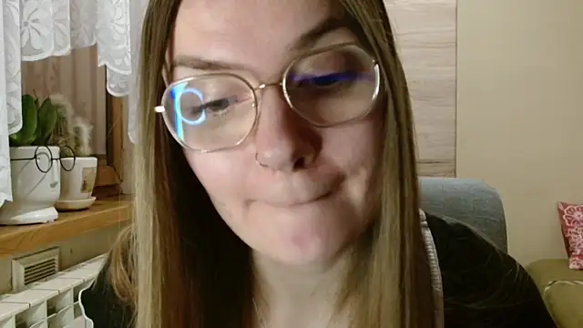 Snapshot of LooveELLYx chatting on 01/06/26, 05:33 LooveELLYx online show from 01/06/26, 05:33