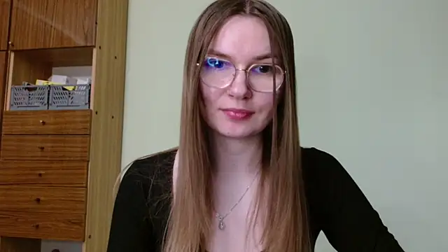 Snapshot of LooveELLYx chatting on 01/12/26, 09:42 LooveELLYx online show from 01/12/26, 09:42