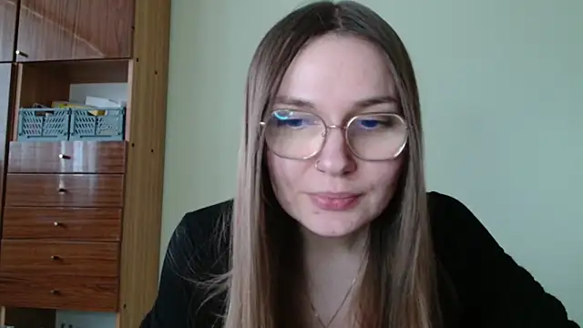 Snapshot of LooveELLYx chatting on 02/02/26, 02:27 LooveELLYx online show from 02/02/26, 02:27