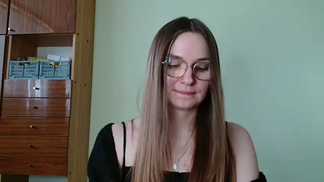 Snapshot of LooveELLYx chatting on 02/04/26, 02:34 LooveELLYx online show from 02/04/26, 02:34