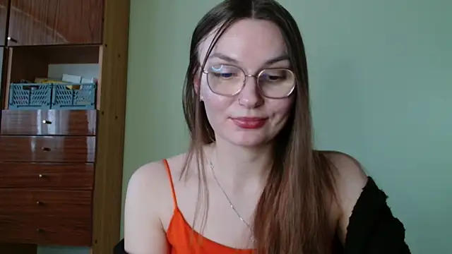 Snapshot of LooveELLYx chatting on 02/05/26, 02:33 LooveELLYx online show from 02/05/26, 02:33