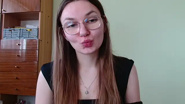 Snapshot of LooveELLYx chatting on 02/27/26, 07:52 LooveELLYx online show from 02/27/26, 07:52
