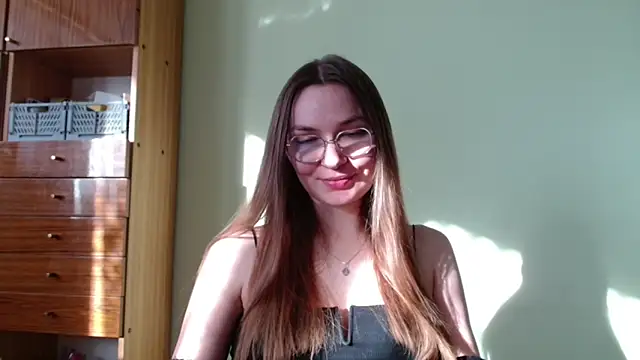Snapshot of LooveELLYx chatting on 03/03/26, 02:45 LooveELLYx online show from 03/03/26, 02:45