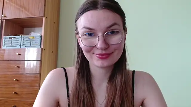 Snapshot of LooveELLYx chatting on 03/19/26, 02:43 LooveELLYx online show from 03/19/26, 02:43