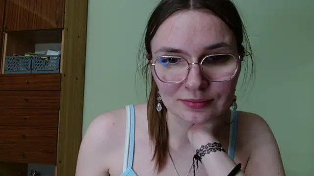 Snapshot of LooveELLYx chatting on 04/15/26, 07:58 LooveELLYx online show from 04/15/26, 07:58