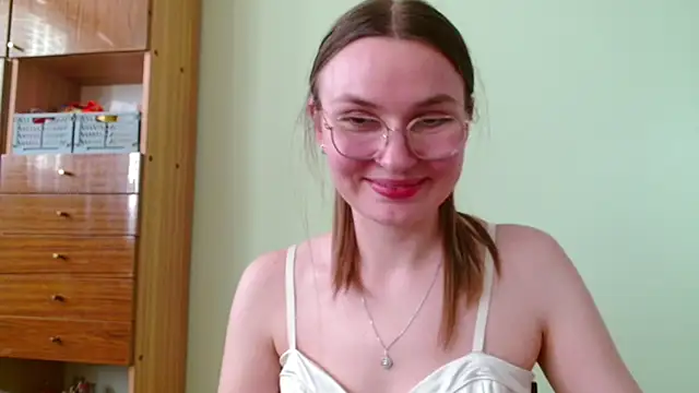 Snapshot of LooveELLYx chatting on 04/29/26, 05:30 LooveELLYx online show from 04/29/26, 05:30