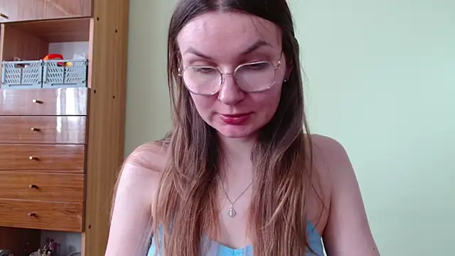 Snapshot of LooveELLYx chatting on 05/04/26, 01:51 LooveELLYx online show from 05/04/26, 01:51